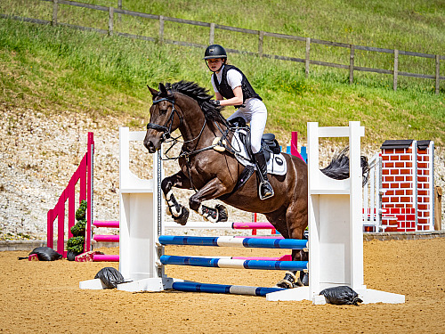 Breach Barn Showjumping (QP2418) 